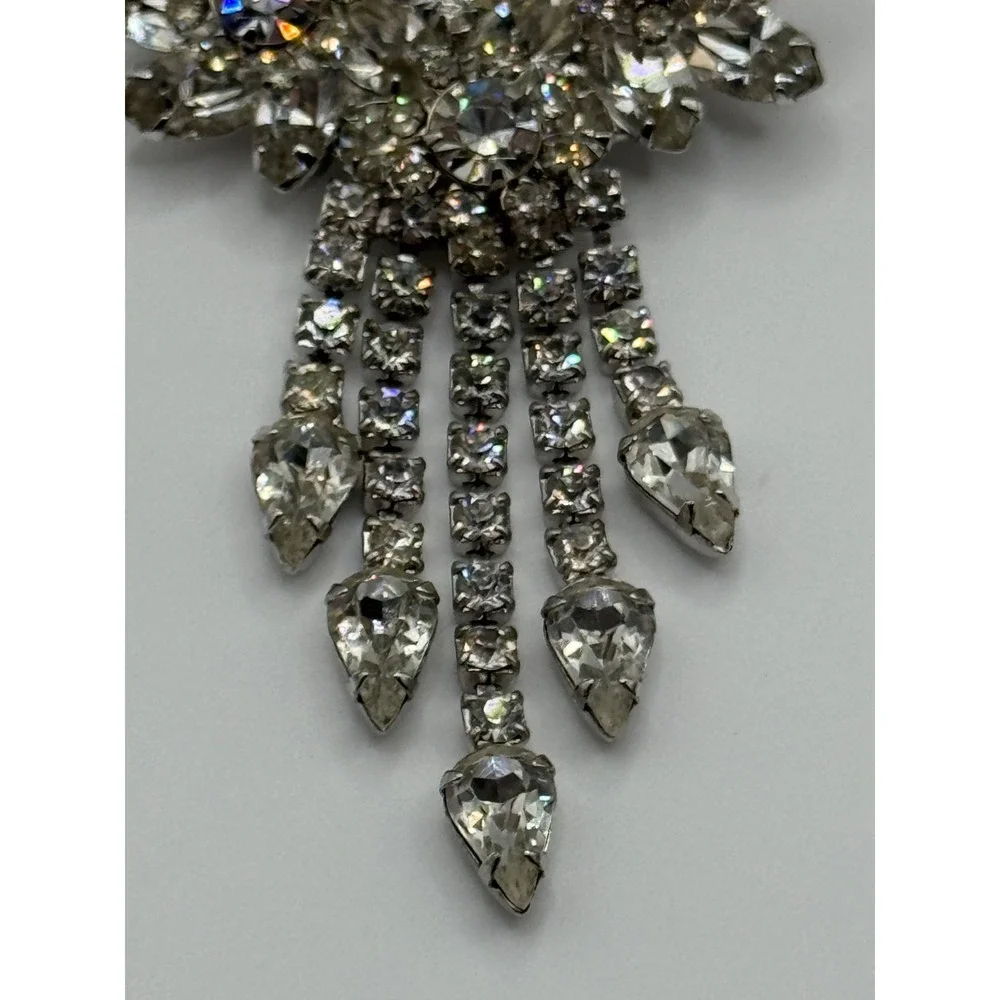 Vintage Clear Rhinestone Flower Dangle Brooch‎ Pin Silver Tone Unsigned